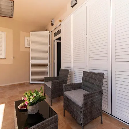 Apartment Duffys Zadar