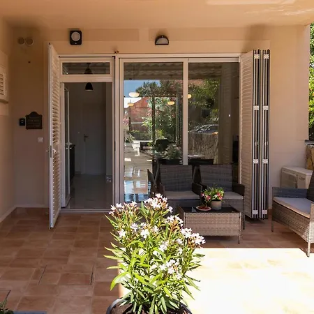 Apartament Duffys *