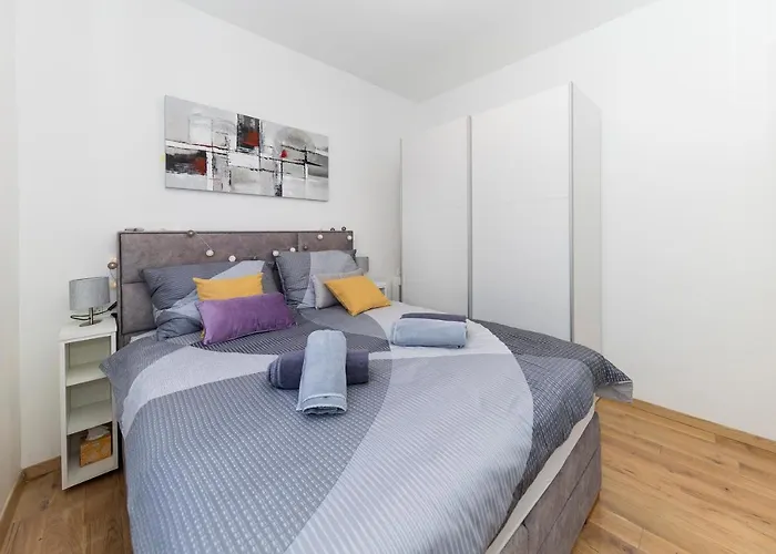 Duffys Apartment *