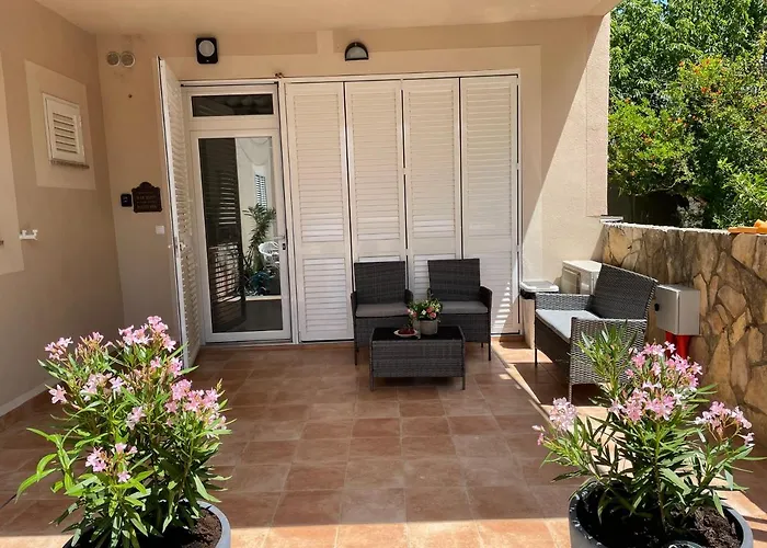 Duffys アパート ザダル